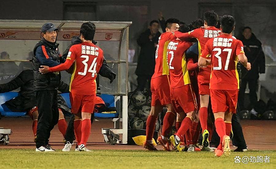 紧张刺激！中超赛场上的较量的简单介绍