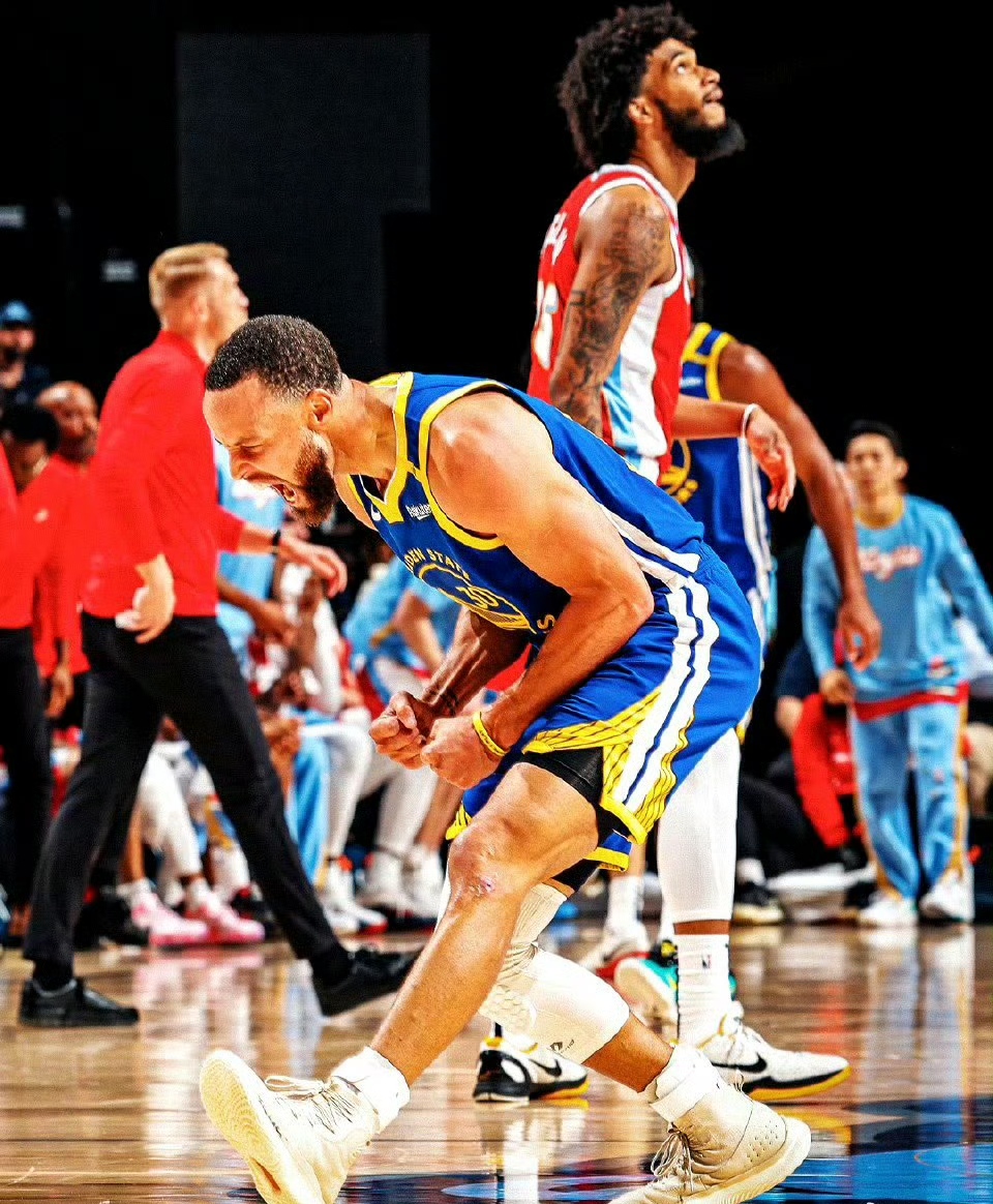 勇士在主场以大比分战胜湖人的简单介绍