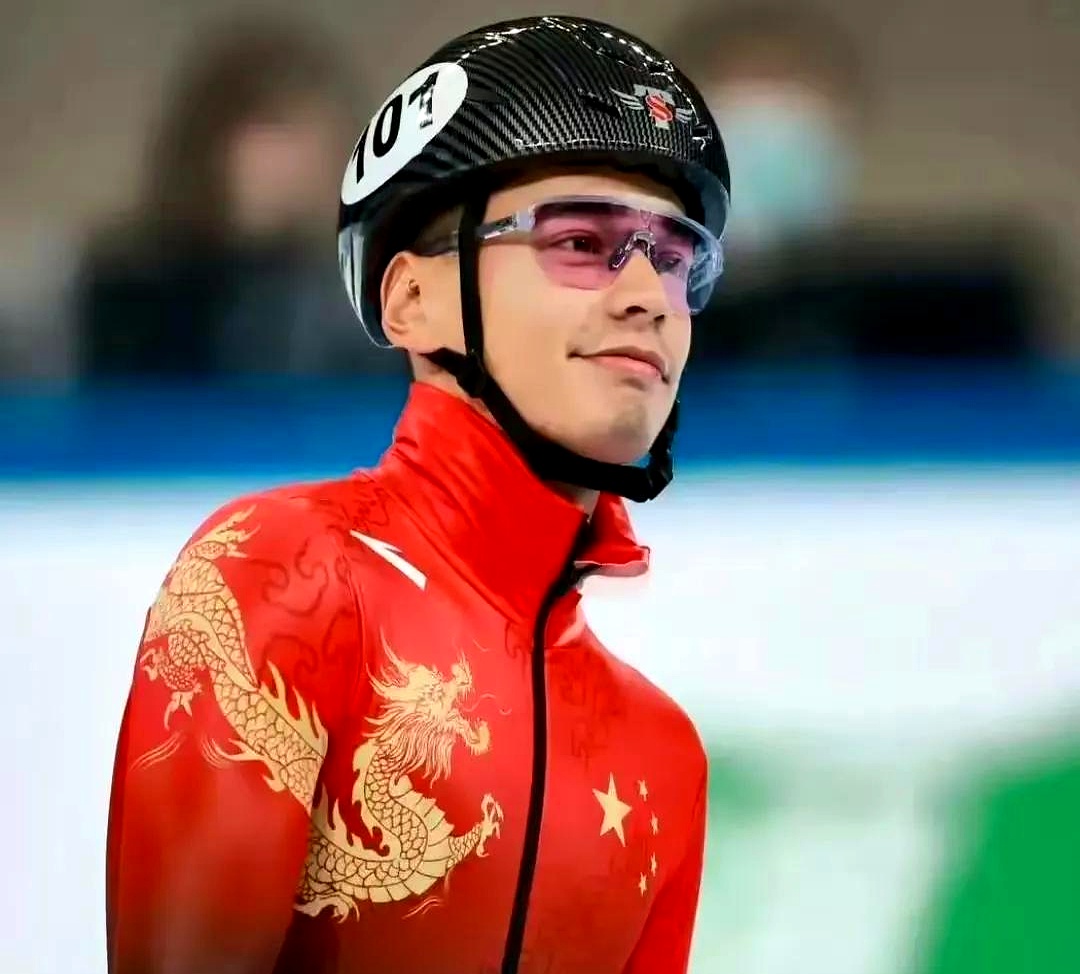 疾风之速！选手拼尽全力勇夺金牌的简单介绍