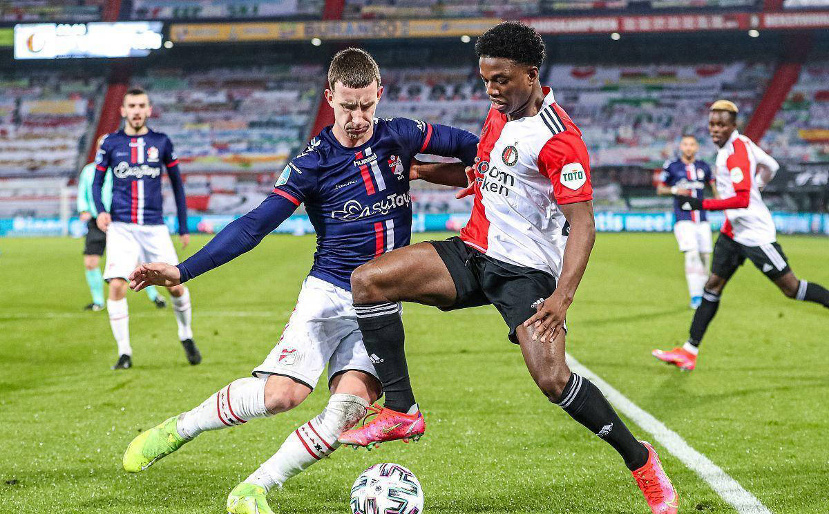 包含热那亚在主场惨遭击败，保级形势不妙的词条