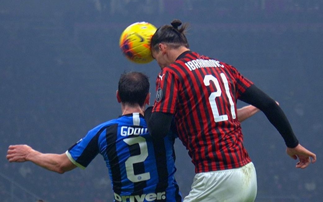 乌拉圭险胜巴黎,伊布点燃赛场 乌拉圭险胜巴黎,伊布点燃赛场