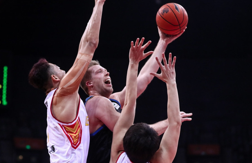 巴西男篮强势墨西哥男篮,汉密尔顿完成帽子戏法 巴西男篮强势墨西哥男篮,汉密尔顿完成帽子戏法