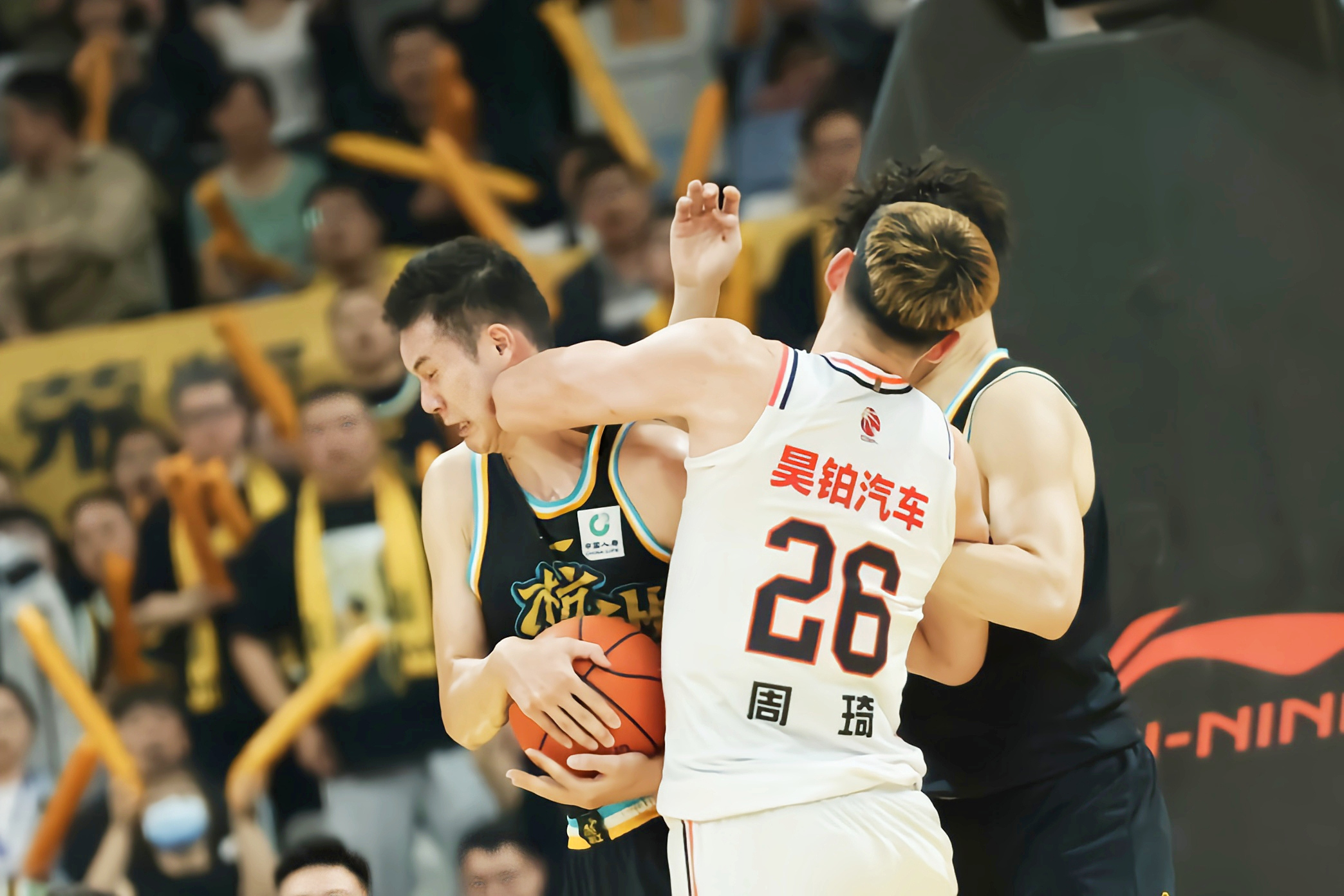 实力悬殊球队对抗,篮球比赛中底气十足的简单介绍 实力悬殊球队对抗,篮球比赛中底气十足的简单介绍