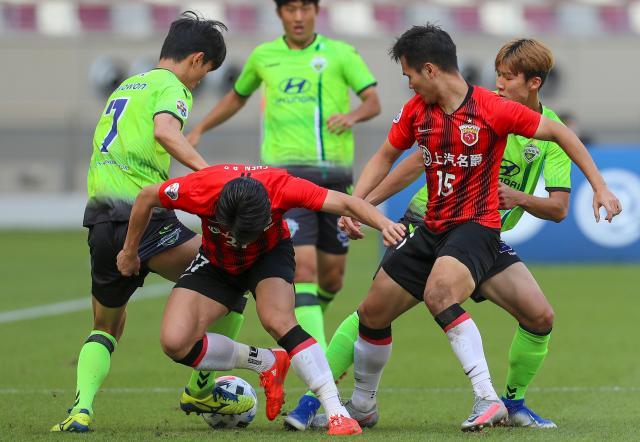 关于上港中场组织发挥不济,需调整的信息 关于上港中场组织发挥不济,需调整的信息