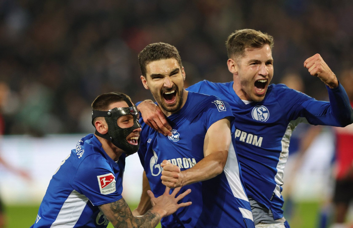 雷根斯堡获得胜利，稳居积分榜前列的简单介绍