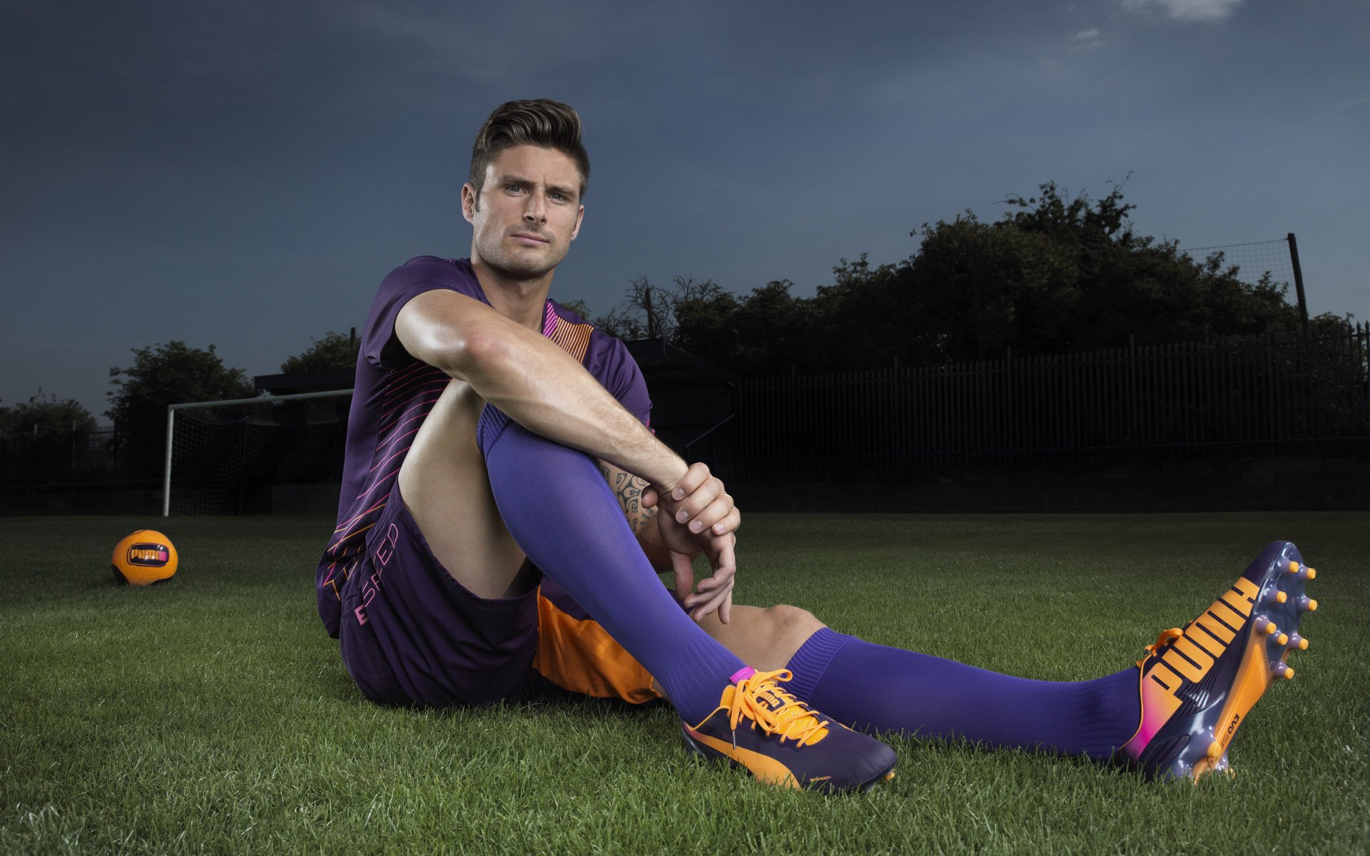 英超争冠焦点战,牙买加收割丹麦,战术革命如何重塑现代足球?