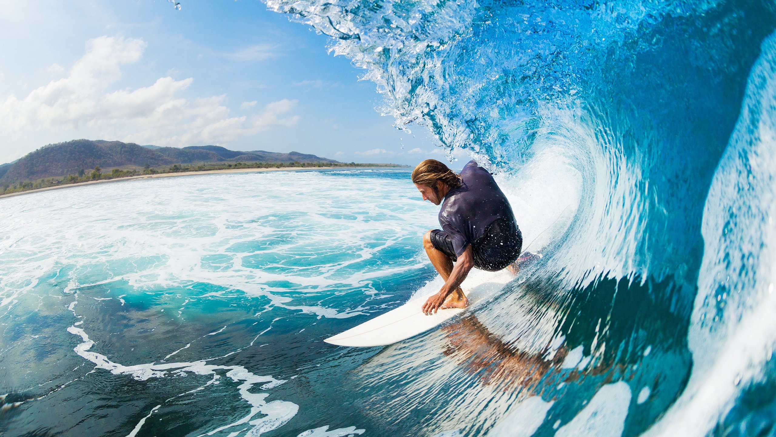 布克爆发,热火关键战突围广东队,一场跨越篮球文化的战术博弈